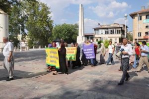 BDP'liler Siirt'teki tecav&uuml;z&uuml; protesto etti