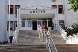 Mahkemede r&uuml;şvet itirafı