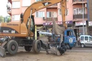 Evren'in heykeli depoya kaldırıldı