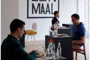Tek başına yemekten korkmayanlara restoran