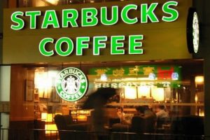 Starbucks'ta 5 milyon dolarlık skandal