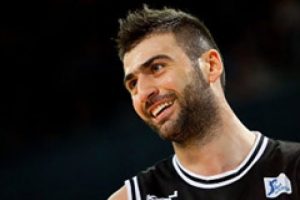 Anadolu Efes'e Yunan forvet