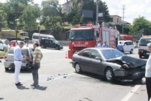 İdris Naim Şahin'in konvoyunda kaza: 1 &ouml;l&uuml;