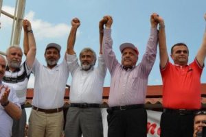 "İSDEMİR grevi T&uuml;rk iş&ccedil;i hareketinin geleceğini belirleyecek"