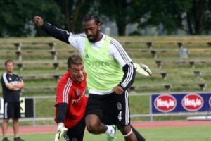 Kartal, Schalke &ouml;ncesinde taktik &ccedil;alıştı