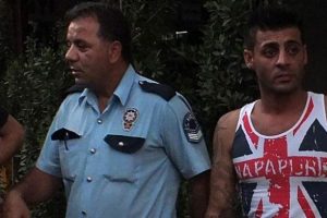 Kavgada bı&ccedil;akla &ouml;ld&uuml;r&uuml;ld&uuml;