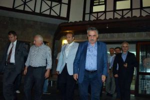 Bakan, baba ocağında