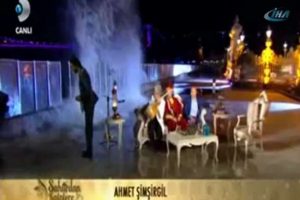 Canlı yayında seti su bastı