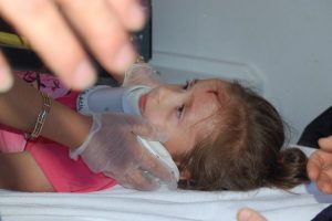 Minik Tuğba'yı babası ambulansa b&ouml;yle taşıdı