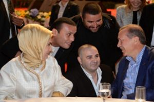 Başbakan'dan &ouml;z&uuml;r diledi!