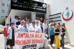 Aile hekimlerinin n&ouml;bet isyanı