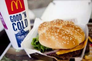 McDonald's karını y&uuml;zde 5 arttırdı