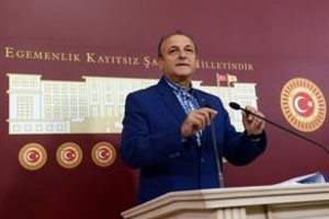 "H&uuml;k&uuml;met yan gelip yatıyor"