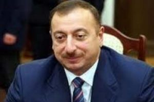 Aliyev'den 150 gazeteciye ev hediyesi