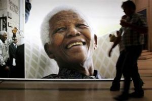 Mandela'nın durumu kritik