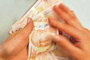 Faizlerin y&uuml;kselmesi bankaların k&acirc;rını d&uuml;ş&uuml;r&uuml;r