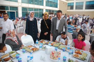 Yılmaz belediye &ccedil;alışanlarını iftar yemeğinde ağırladı