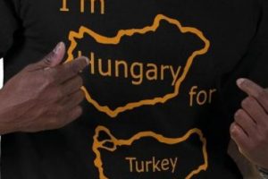 T&uuml;rkiye arttırırken Macaristan neden indirdi?