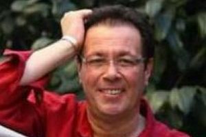 &Uuml;nl&uuml; oyuncudan y&uuml;rek burkan s&ouml;zler
