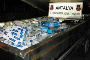 Antalya'da ka&ccedil;ak sigara ele ge&ccedil;irildi