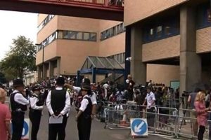 Bu İngilizler &ccedil;ıldırmış olmalı