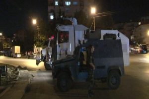 Ankara'da polis m&uuml;dahalesi