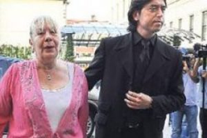 Şehrazat Samsun Demir'e ateş p&uuml;sk&uuml;rd&uuml;