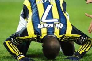 Ersun Yanal ile Moussa Sow'un oru&ccedil; anlaşması