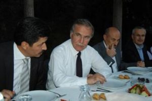 "Esad K&uuml;rtlere otonom b&ouml;lge kurdurmaya &ccedil;alışıyor"