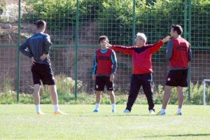 Adanaspor'un Kartepe kampı s&uuml;r&uuml;yor