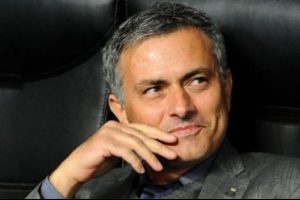 Jose Mourinho'dan Manchester City'ye &ouml;vg&uuml;