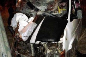 Minib&uuml;se giren kediler kazaya neden oldu
