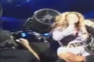 Beyonce, sa&ccedil;larını fena kaptırdı