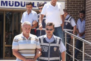 Bursa'da yatak odasında ka&ccedil;ak silah