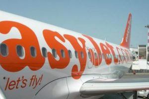 EasyJet yıllık b&uuml;y&uuml;me hedefini y&uuml;kseltti