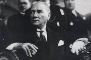 Sigara i&ccedil;en Atat&uuml;rk belgeseline ceza