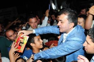 Bakan oyunca dağıttı ortalık karıştı
