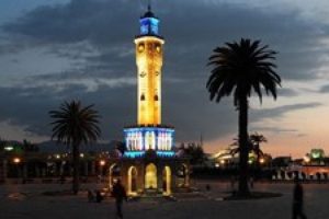 İzmir'de otob&uuml;sler kontak kapattı