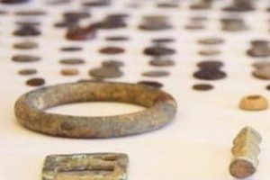 Tarihi eser ka&ccedil;ak&ccedil;ıları hazine ile yakalandı