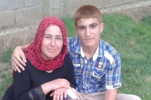 Suriye'den gelen kurşunla hayatını kaybeden gen&ccedil; toprağa verildi