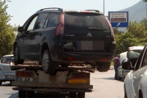 Bursa'da trafikte 'yok artık' dedirten g&ouml;r&uuml;nt&uuml;