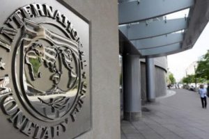 ''ECB faiz oranlarını indirebilir''
