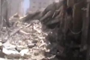 Humus'ta &ccedil;ok sayıda sivil enkaz altında kaldı