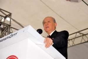 Bah&ccedil;eli'den S. Arabistan ve Katar'a eleştiri
