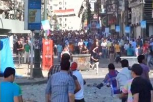 Mısır'da kırmızı alarm: Halk bir birine girdi
