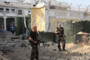 Şehit polisin evine ateş d&uuml;şt&uuml;