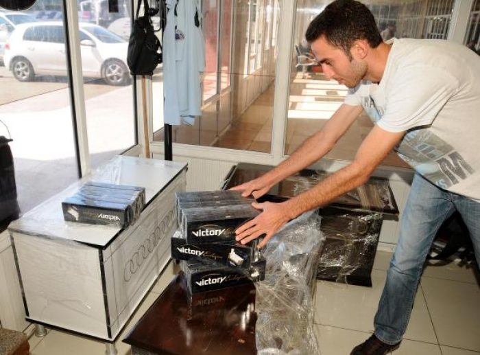 &Ccedil;eyiz sandıklarında ka&ccedil;ak sigara