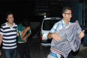 Esrar almaya giderken yakalandılar