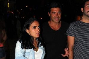 Hakan Ural kızıyla tatilde