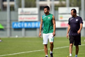 Bursaspor'da Ozan İpek'in sakatlığı sürüyor